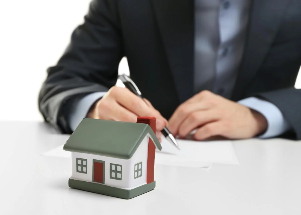 PROPIEDADES Y GESTION DE INMUEBLES 